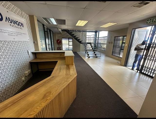 2,294M² WAREHOUSE TO LET IN COSMO BUSINESS PARK